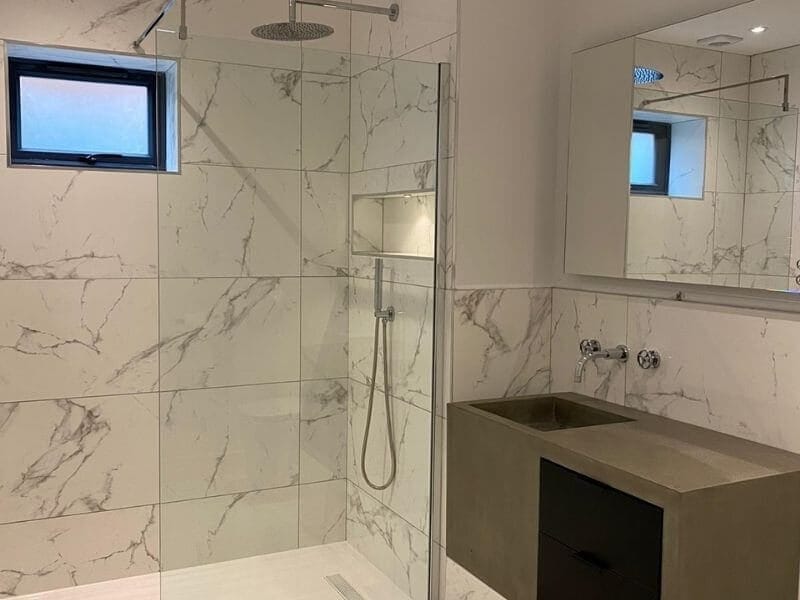 Bathroom refit by Hennessy Construction in Bournemouth